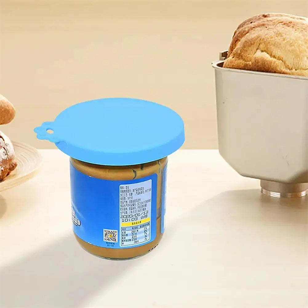 A set Reusable Pet Food Can Cover and Spoon Portable Dogs Cat Storage