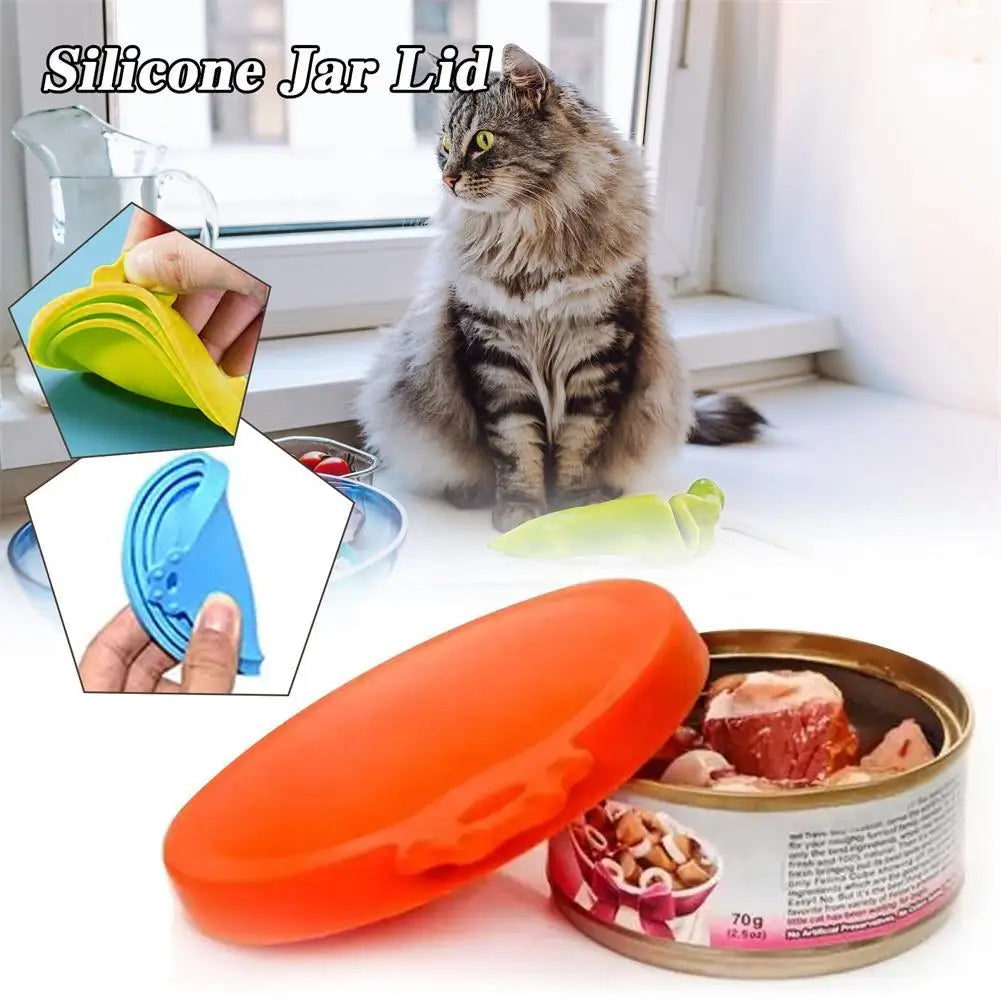 A set Reusable Pet Food Can Cover and Spoon Portable Dogs Cat Storage